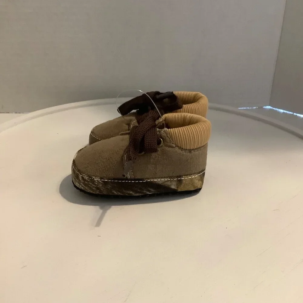 Team Realtree Baby Booties Camo Size 1 Brown NWOT NEW Lace Up‎
